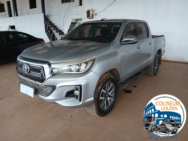 TOYOTA HILUX CD SRX 2.8 AT 4X4 FD ANO 2017/2018
